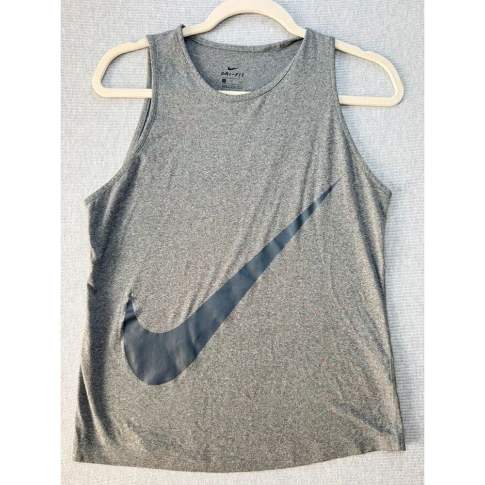 Nike top